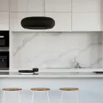 Minimalismo in cucina: come arredare con pochi elementi e massima resa